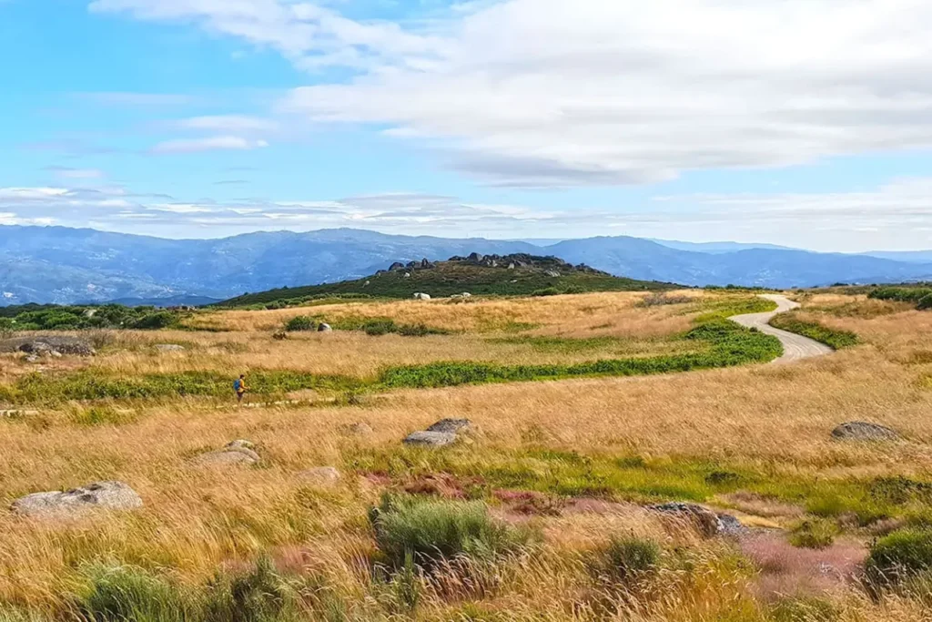 Trilhos dos Dólmens (PR4)